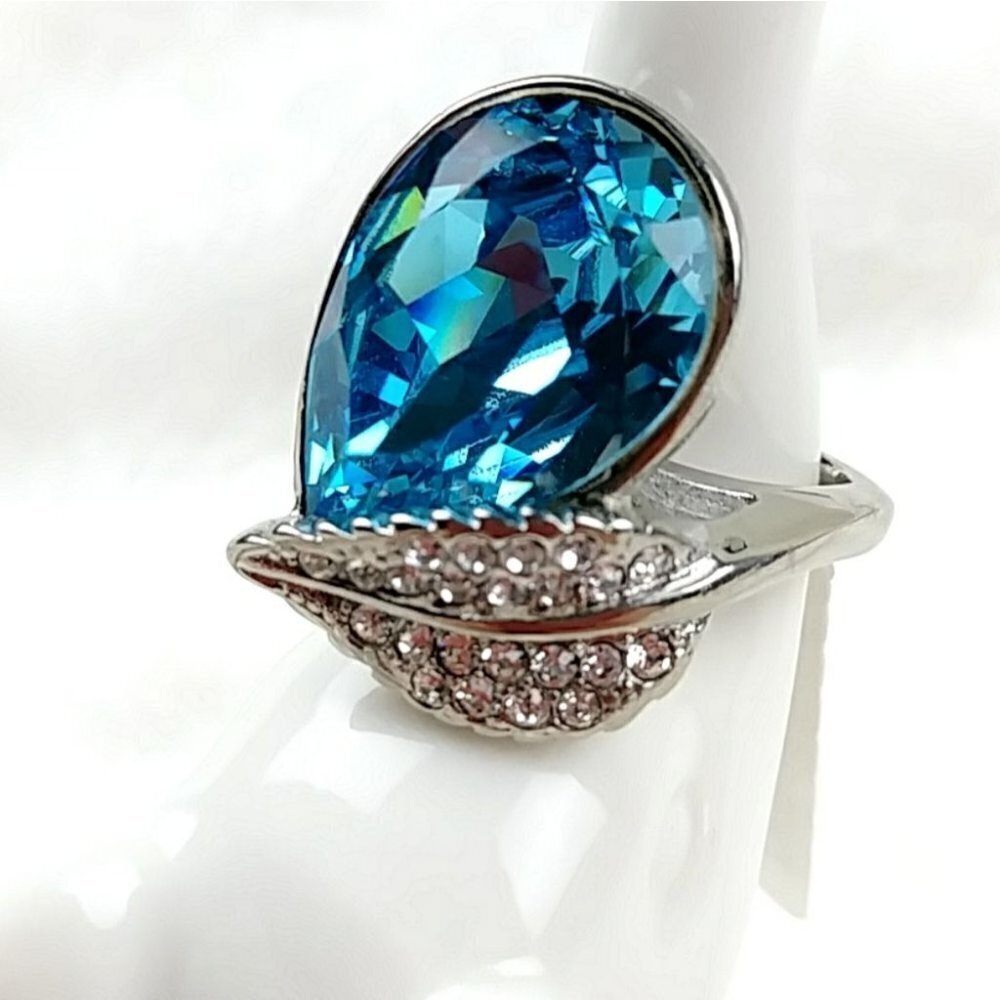 Pear Shape Blue Crystal Leaf Ring Stainless Steel Cocktail Band NWT